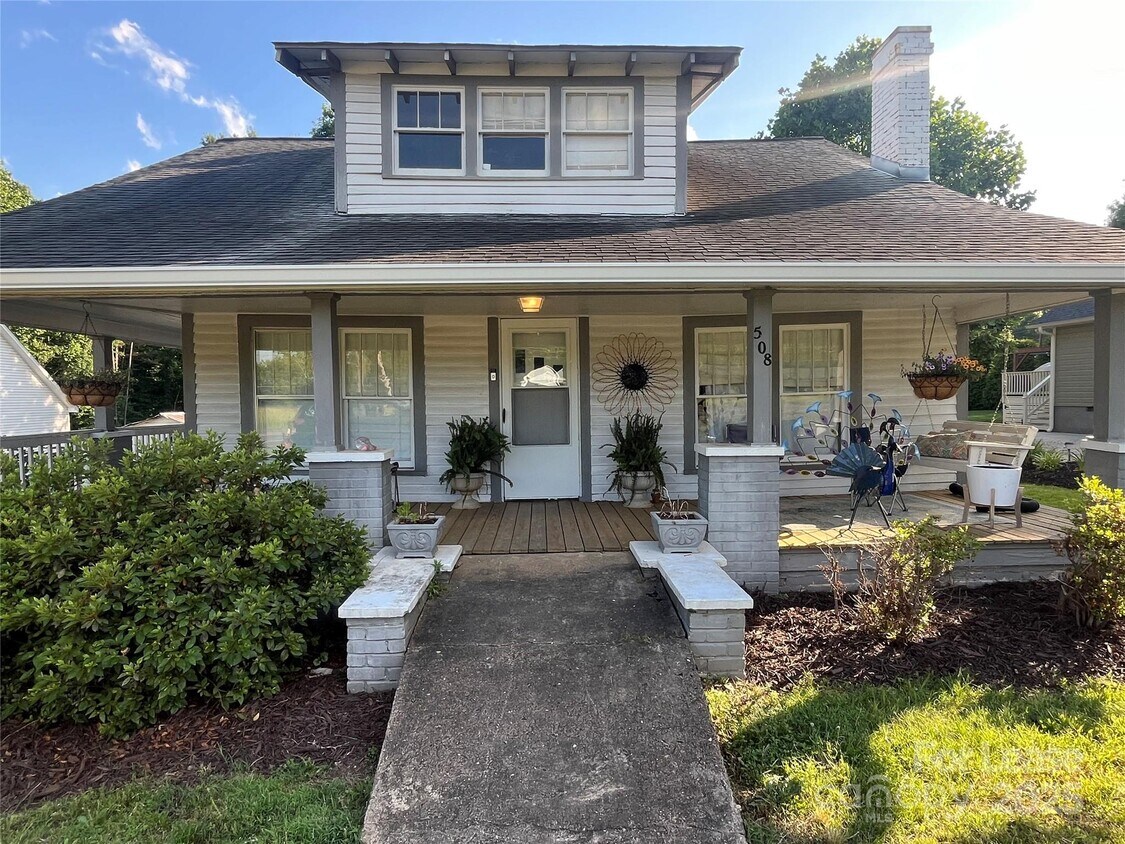 Foto principal - 508 S Main St