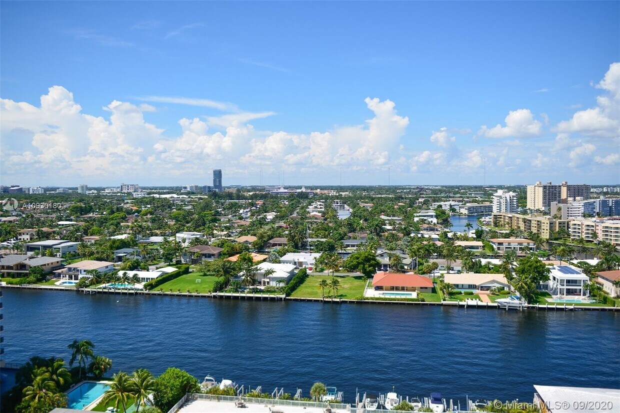 Primary Photo - 1985 S Ocean Dr