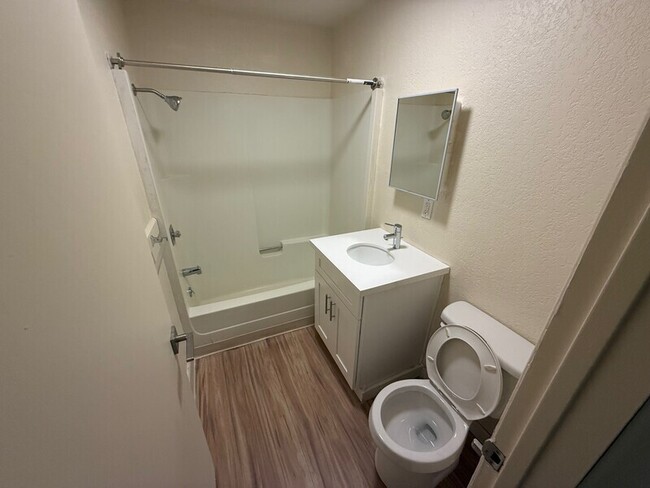Foto del edificio - 9742 6th Ave NW