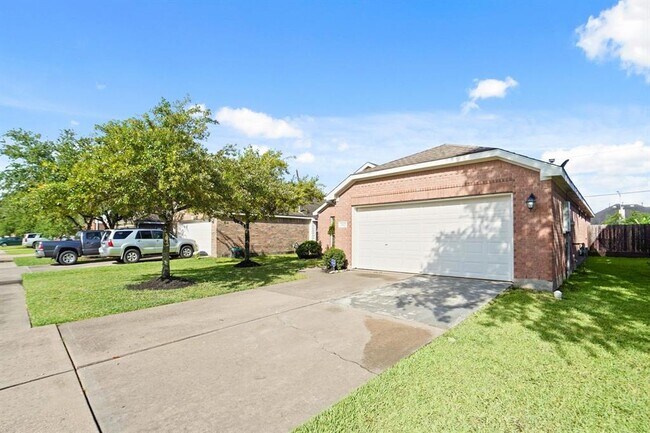 Foto del edificio - 2612 Cypress Springs Dr