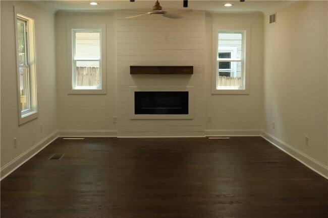 Building Photo - 785 Murphey St