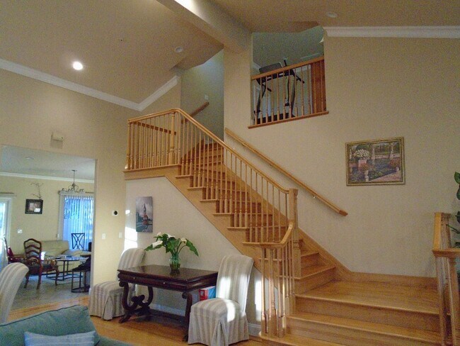 Building Photo - 230 Barton Dr