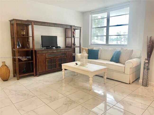 Foto del edificio - 3001 S Ocean Dr