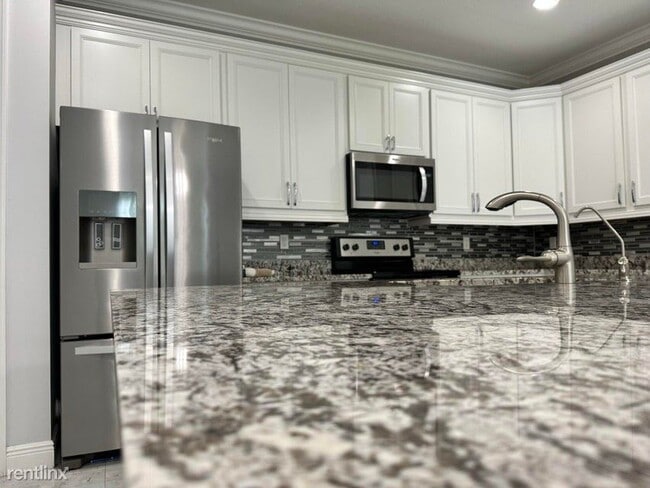 Building Photo - 3 br, 2.5 bath House - 6239 Oceanaire Way