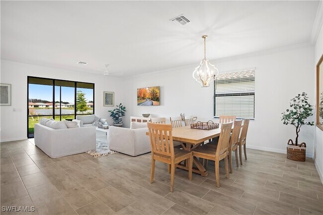 Foto del edificio - 11512 Shady Palm Wy