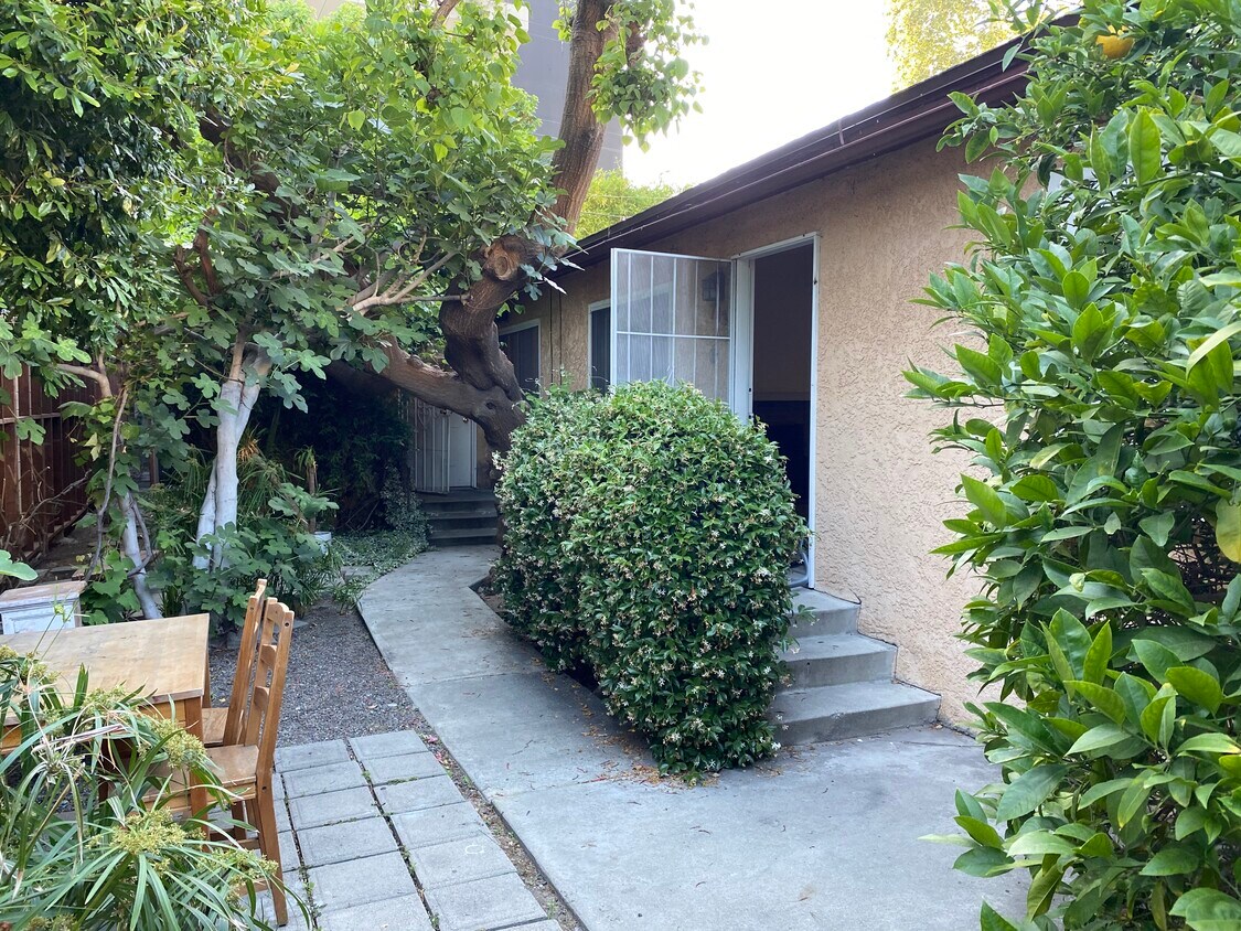 Primary Photo - 713 Huntley Dr