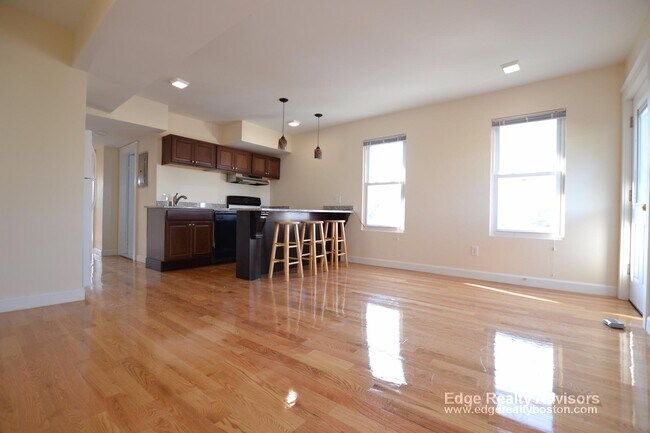 Building Photo - 21-23 Weitz St. Unit 2