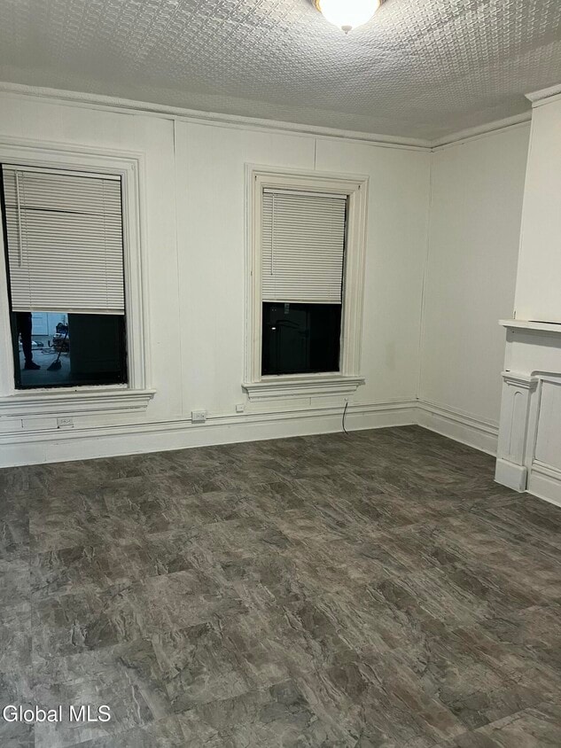 Building Photo - 70 Vliet St