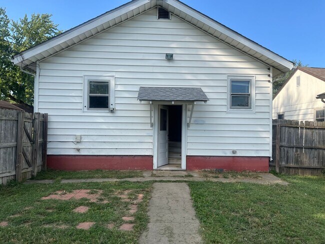 Building Photo - 2017 Vinton St