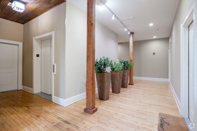 Pasillo - Sterchi & Kessler Lofts