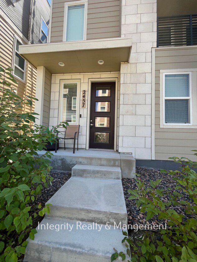 Primary Photo - 2457 Majorca Dr