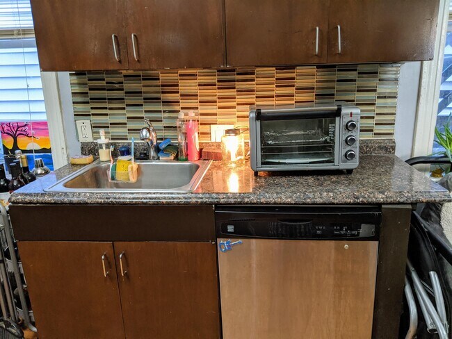 Foto del edificio - 1830 W 17th St