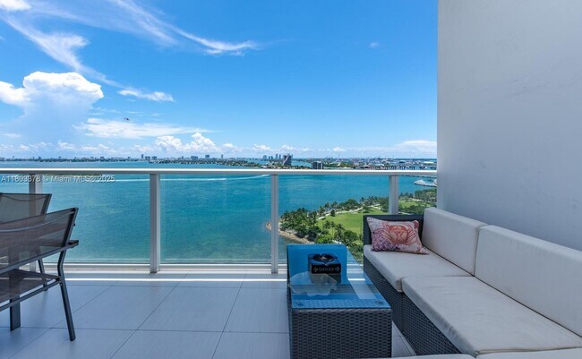 Foto del edificio - 2020 N Bayshore Dr