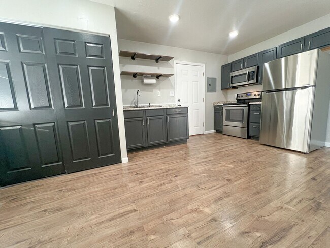 Foto del edificio - 114 W Head St