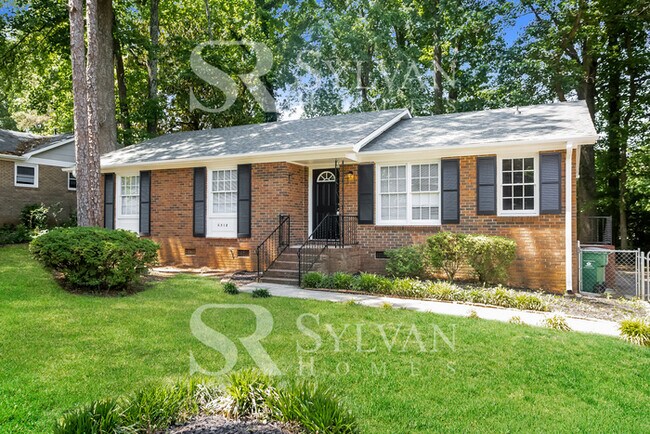 Foto del edificio - Sweet 3BR 1.5BA brick home