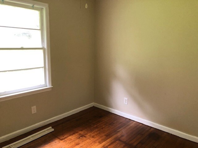 Foto del edificio - 881 Oakdale Dr