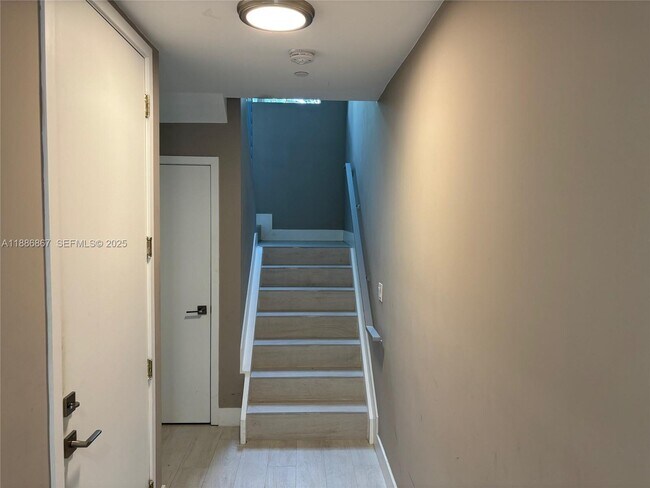 Foto del edificio - 630 NE 12th Ave