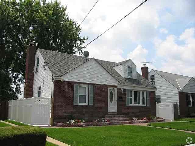 Building Photo - 1098 Gerald St