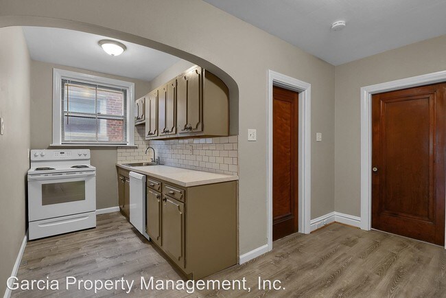 Building Photo - 5215 Miami St