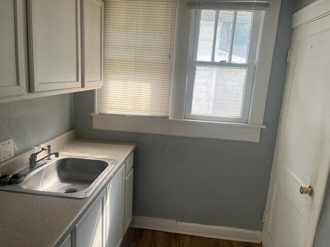 Foto del edificio - 1449 W 34th St