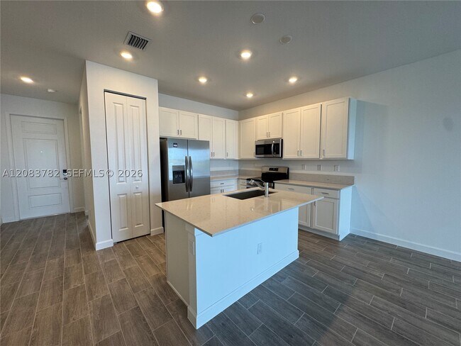 Building Photo - 3550 Spanish Cedar Pl