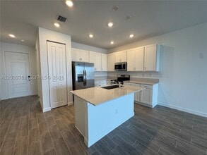 Building Photo - 3550 Spanish Cedar Pl