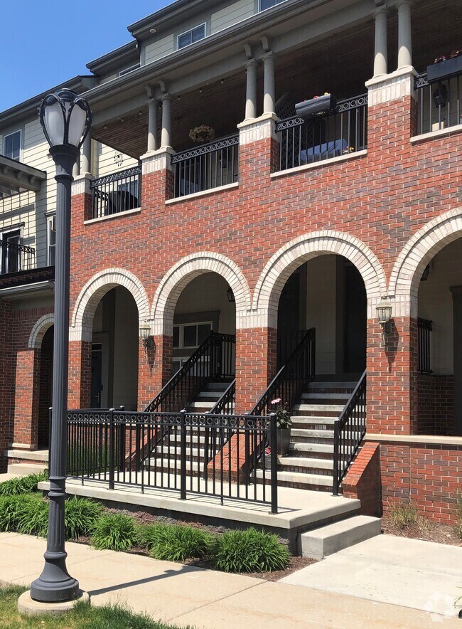 Forester Square at Auburn Village Student Apartments for Rent Auburn