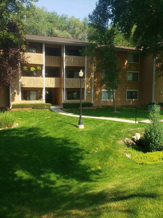 1275 E Shadow Ridge Dr Unit 10H, Midvale, UT 84047 Condo for Rent in