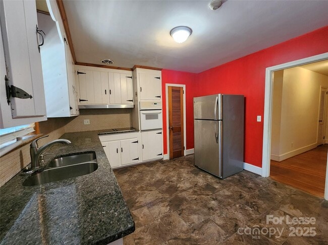 Building Photo - 7604 Shady Ln
