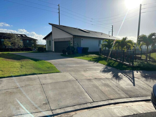 Foto del edificio - 911246-1246 Likolehua Loop