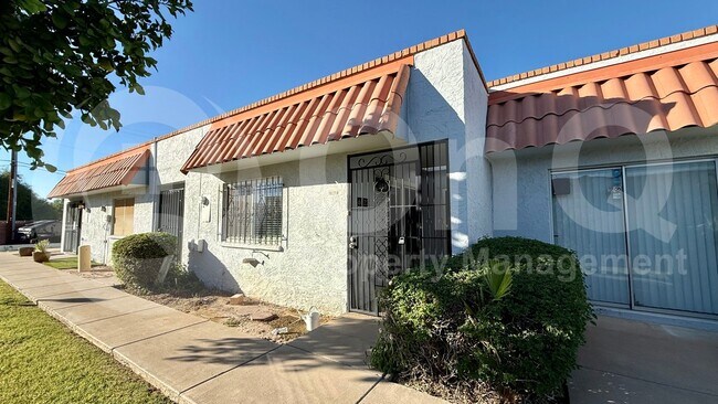 Foto del edificio - 6822 N 35th Ave