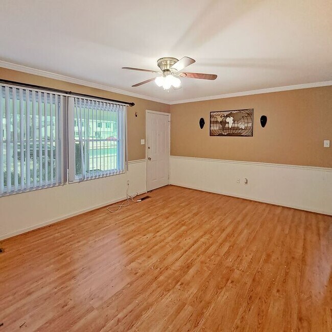 Foto del edificio - Pet Friendly Mid-Century Modern Rambler wi...