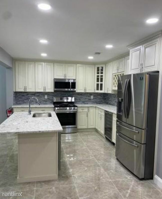 Foto principal - 6 br, 4 bath House - 2416 Steiner Rd