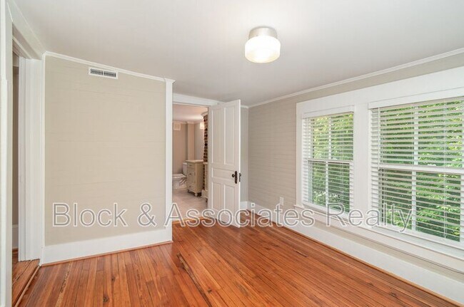 Foto del edificio - 1521 Seneca St