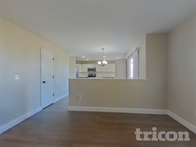 Building Photo - 6765 Lionshead Pkwy