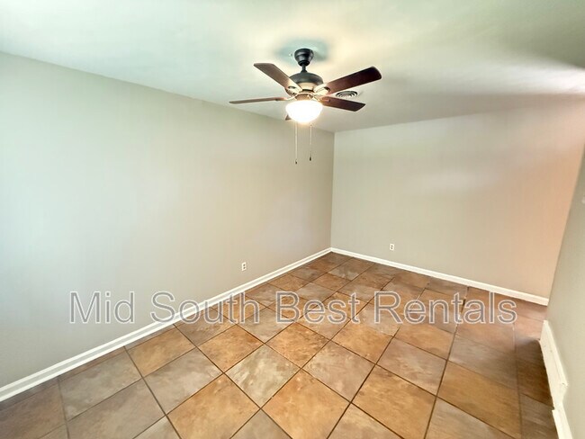 Building Photo - 3010 Ashwood Cove