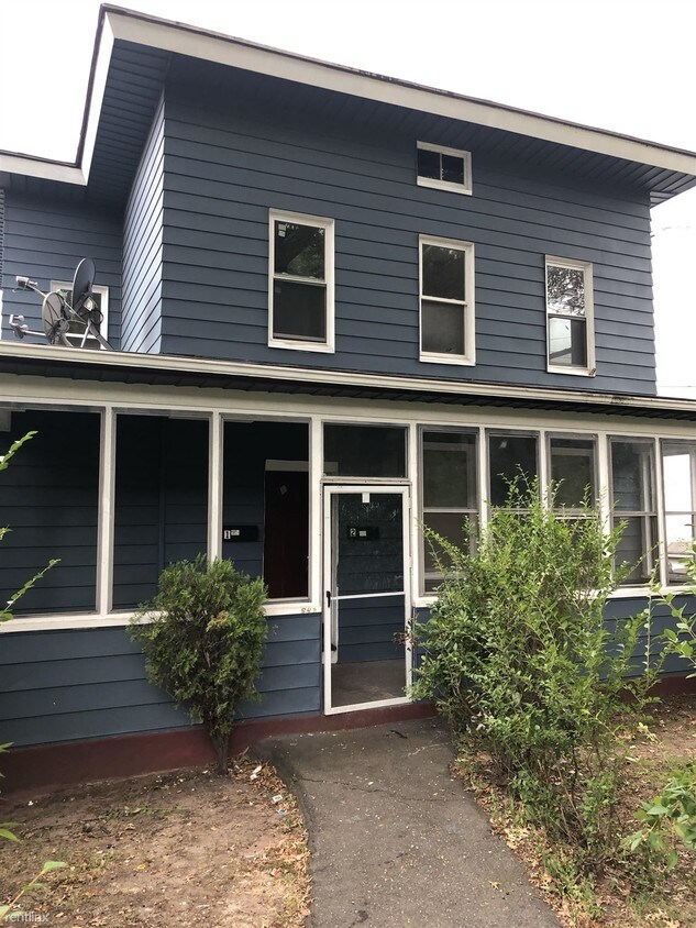 548 Woodward Ave, New Haven, CT 06512 Room for Rent in New Haven, CT