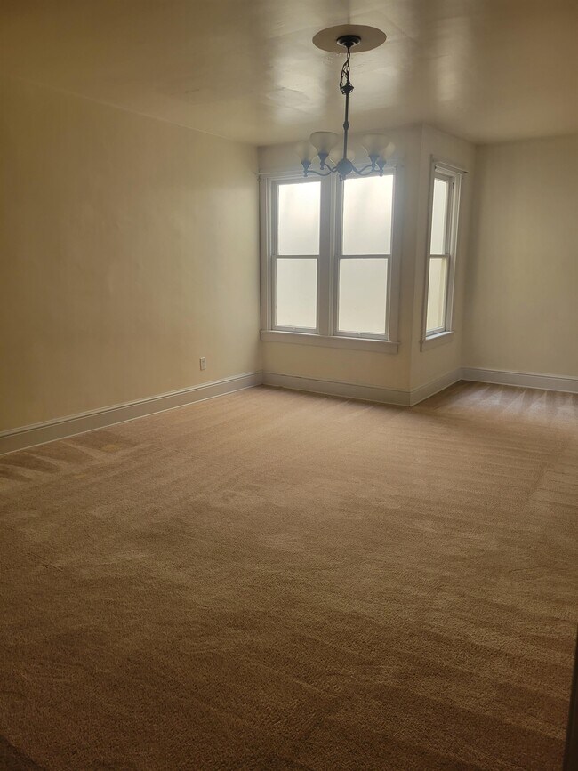 Foto del edificio - 12 W King St