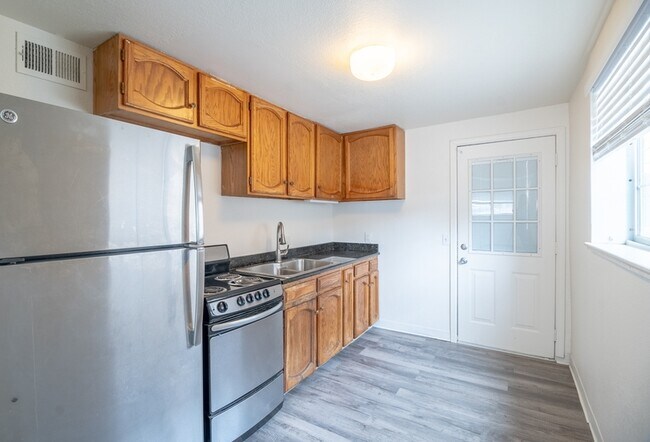 Foto del edificio - 1156 S Quivas St