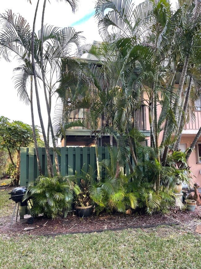 Foto del edificio - 1844 Fairview Villas Dr