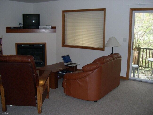 Building Photo - 1 br, 1 bath Apartment - 1552 Jones Dr #1