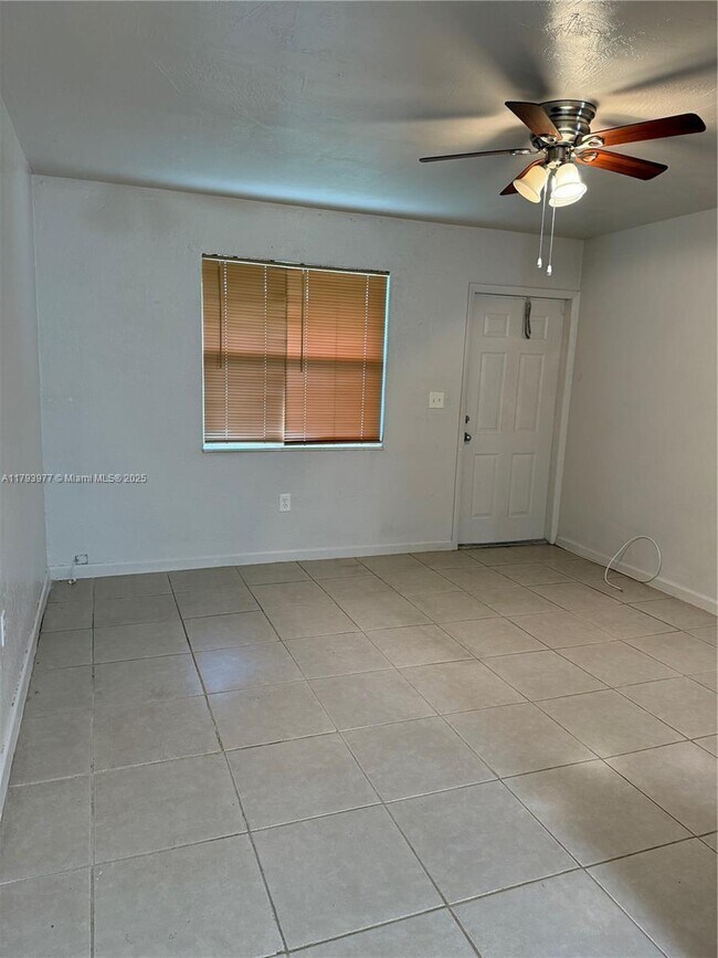 Foto del edificio - 205 NW 11th Ave