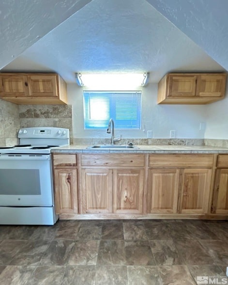Building Photo - 538 1/2 6th Street Unit