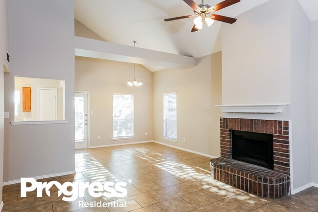 Building Photo - 1152 Union Dr