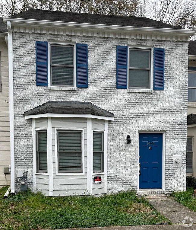 Building Photo - Room in Townhome on Oaks Pkwy SE