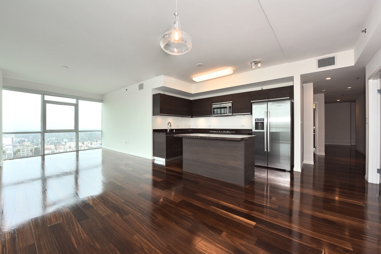 Foto principal - 3785 Wilshire Blvd