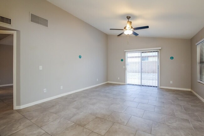 Building Photo - 8724 W John Cabot Rd