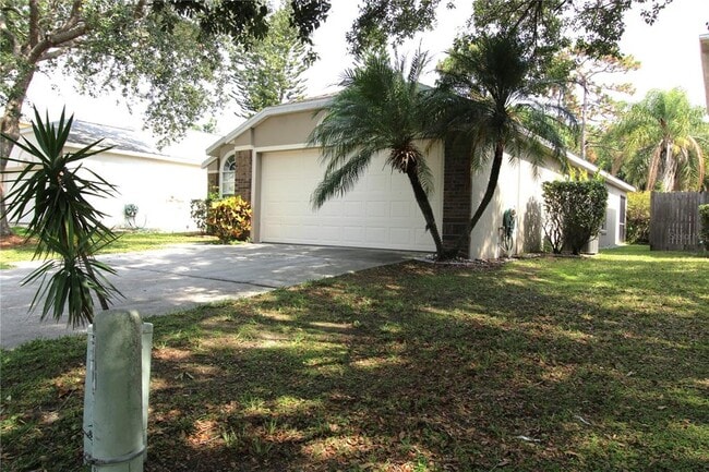Building Photo - 293 Woodbury Pines Cir
