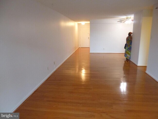 Foto del edificio - 9200 Edwards Way