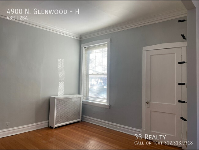 Foto del edificio - Vintage 4 bedroom home in Andersonville